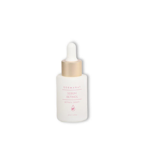 Serum Retinol x 30 ml Dermanat 30 ml x 1 ¡Nuevo Serum Retinol! Formula con Retinol encapsulado que ayuda a controlar la apariencia de manchas y marcas en la piel. Además contiene Coenzima Q10 que actúa como antioxidante para evitar el enveje