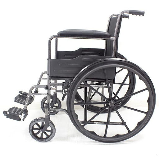 Silla Ruedas Estándar Black Solid Mag YUWELL Individual x 1 Silla en acero de alta resistencia negro y plegable con descansapies extraíbles, ajustables en altura y frenos independientes en las ruedas.