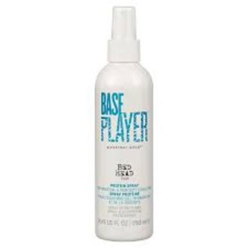 Spray TIGI Base player protector 250 ml TIGI Caja x 1 Un aliado esencial antes del secado o planchado. Este spray protector térmico fortalece la fibra capilar y reduce el daño por calor, dejando el cabello más manejable y brillante. Ideal para todo tipo 
