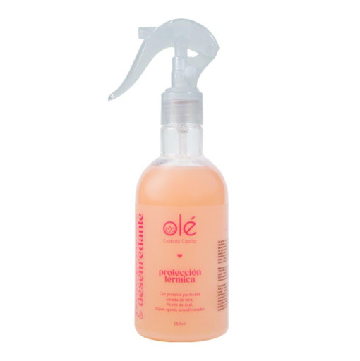Termoprotector Desenredante  Ole Capilar Spray x 250ml x 1 und Perfecto aliado para proteger tu cabello de la temperatura y los rayos UV, ayudando a minimizar los daños causados por estos en la fibra capilar. Es ideal para todo tipo de cabello, y ayuda a proteger