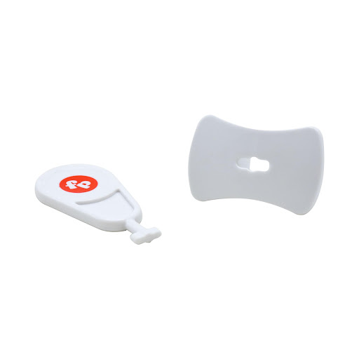 Protector Tomacorriente para Bebés X 6 Fisher Price Fisher Price Caja x 6 Mantén a tu bebe seguro de las tomas eléctricas evitando que los niños introduzcan objetos o los dedos en el tomacorriente con los seguros Fisher Price.  La seguridad de tu pequeño es lo más important