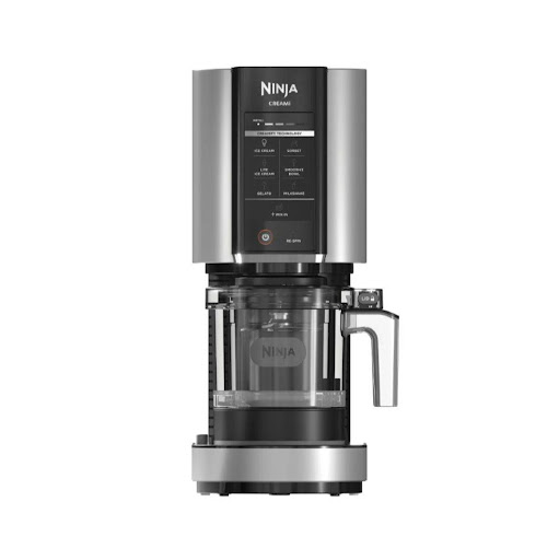 Maquina Para Helados Ninja Creami NC301 Ninja Caja x 1und Convierte bases congeladas en helados, sorbetes, batidos y más con solo tocar un botón. Su tecnología Creamify® descompone uniformemente los ingredientes para lograr una textura suave y cremosa en min
