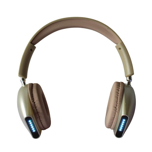 Diadema Con Luz LED Y Conexion Bluetooth GENERICO Unidad x 1 Disfruta tu música con estilo con estos audífonos Bluetooth con diseño moderno y luces LED integradas que cambian según el ritmo. Su sonido envolvente y graves potentes te permiten vivir cada nota con