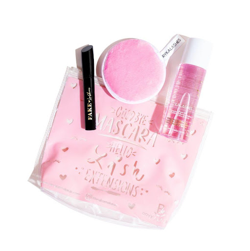 Kit Desmaquillante + Pestañina + Puff Bryka 1 Bolsa x 3 und Descubre el combo perfecto para tu rutina de belleza.

Incluye nuestra pestañina FAKE Lashes waterproof, que alarga y da volumen mientras nutre gracias al aceite de argán y ricino; desmaquillante bifá