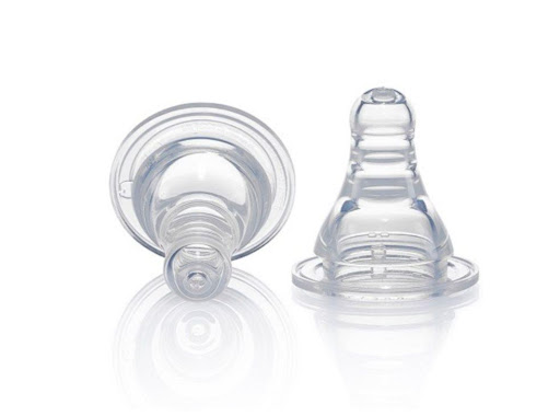 Tetina Flexible x 2 Talla S Pigeon Blíster  x 2 Este producto cuenta con un Air Ventilation System que reduce la ingesta de aire en el bebé, disminuyendo la probabilidad de futuros cólicos.
Permite alternar pecho y Tetero, promoviendo la lactancia 