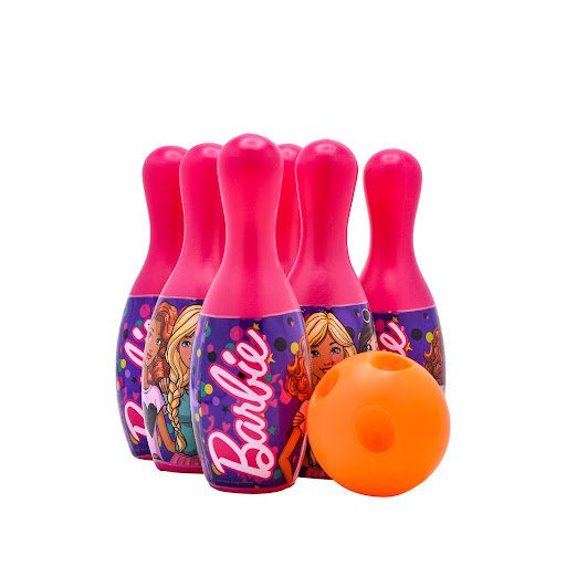 Set Para Jugar Bolos  Barbie Barbie Caja x 1 Descubre la magia del juego con el Set de Bolos Barbie! Este set encantador, hecho de plástico ligero, asegura diversión sin preocupaciones, evitando lesiones por golpes directos. Con pinos diseñados 